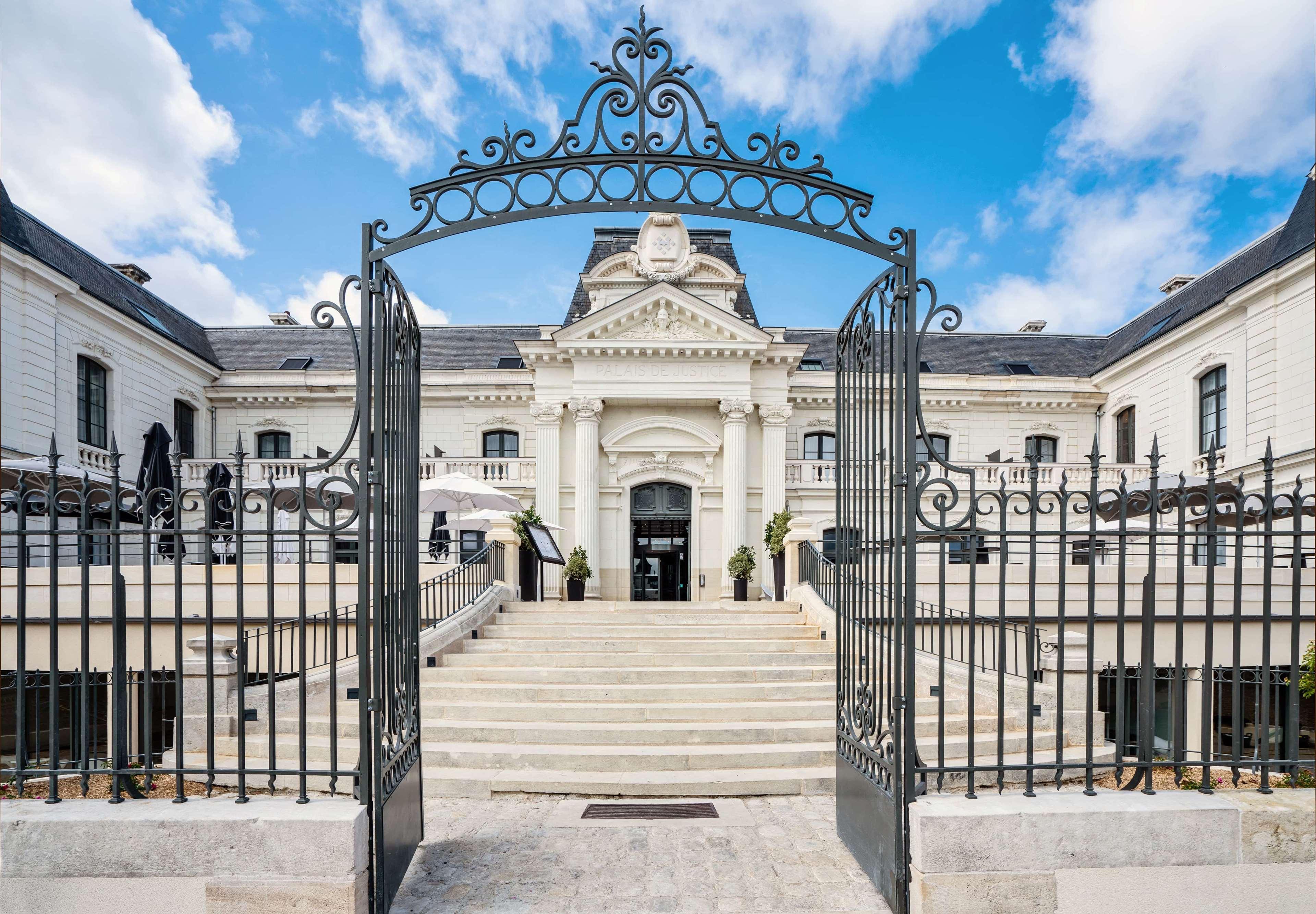 Best Western Premier Hotel De La Cite Royale Лош Екстер'єр фото