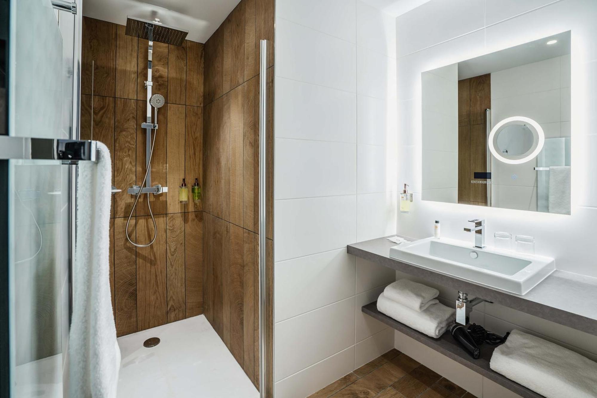 Best Western Premier Hotel De La Cite Royale Лош Екстер'єр фото