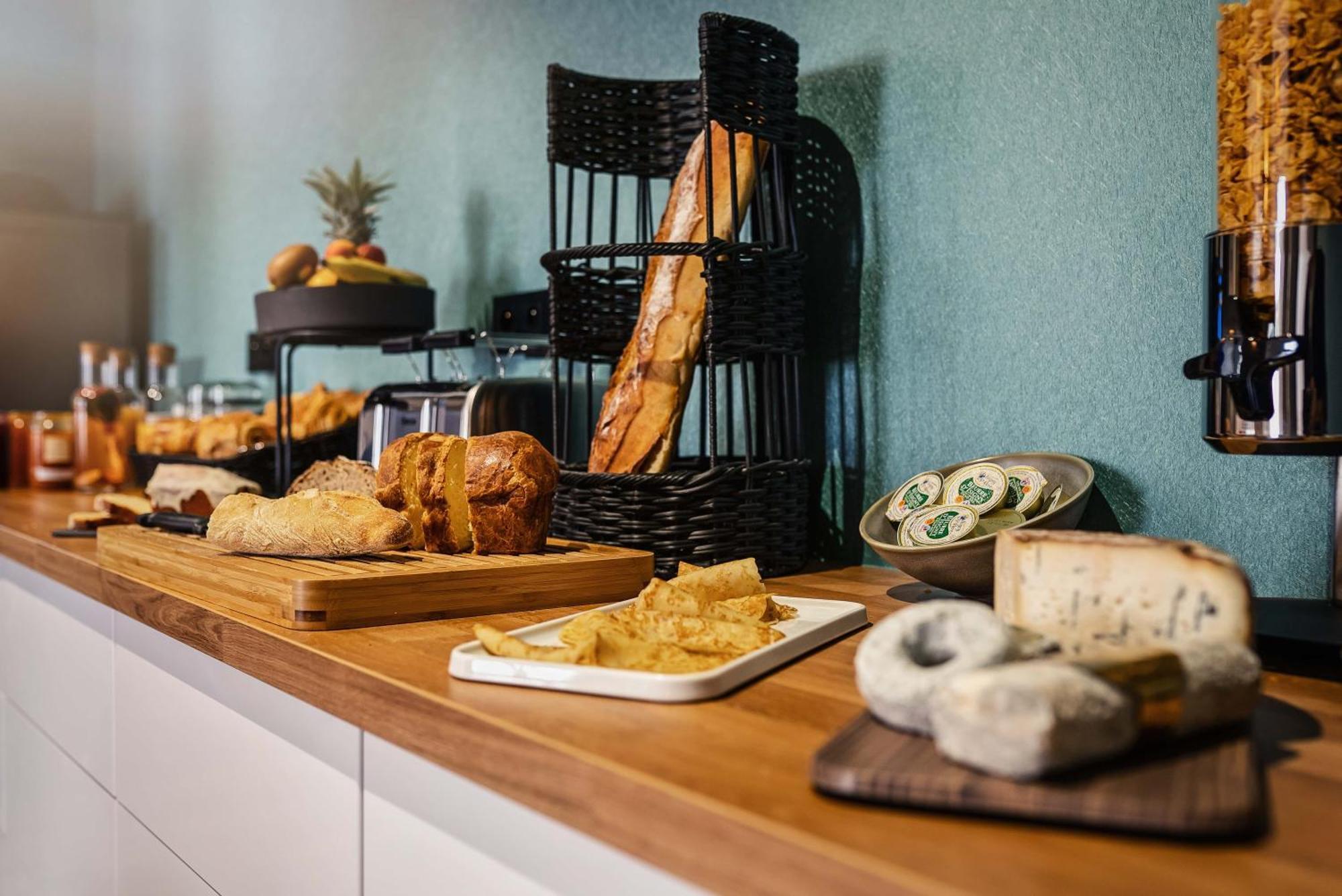 Best Western Premier Hotel De La Cite Royale Лош Екстер'єр фото